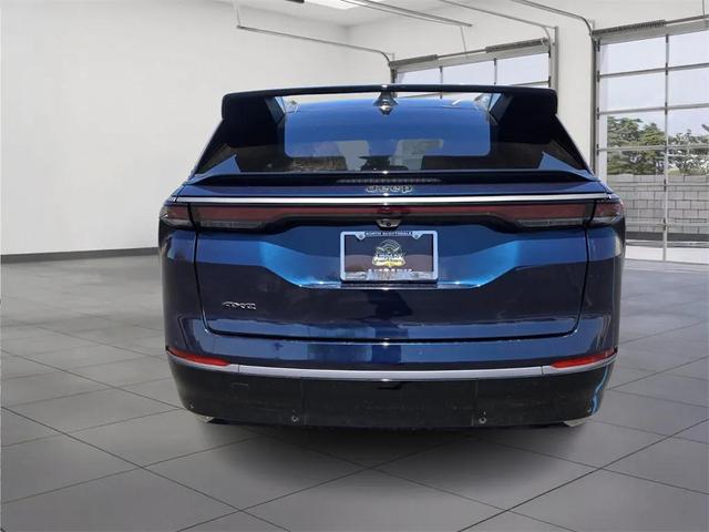Photo of 2025 Fathom Blue Pearlcoat Jeep Wagoneer S