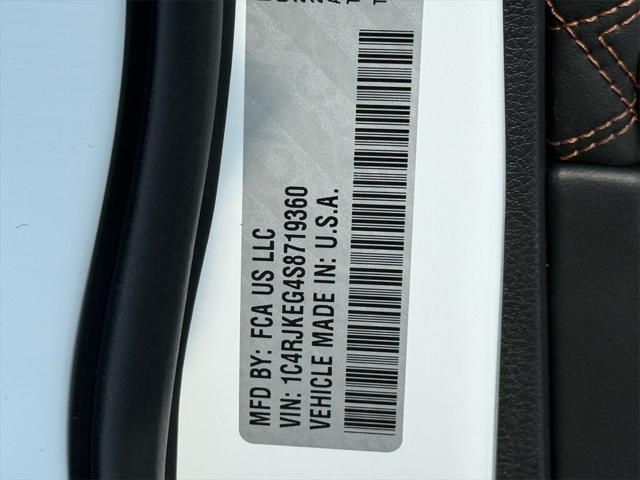 Photo of 2025 Bright White Jeep Grand Cherokee L