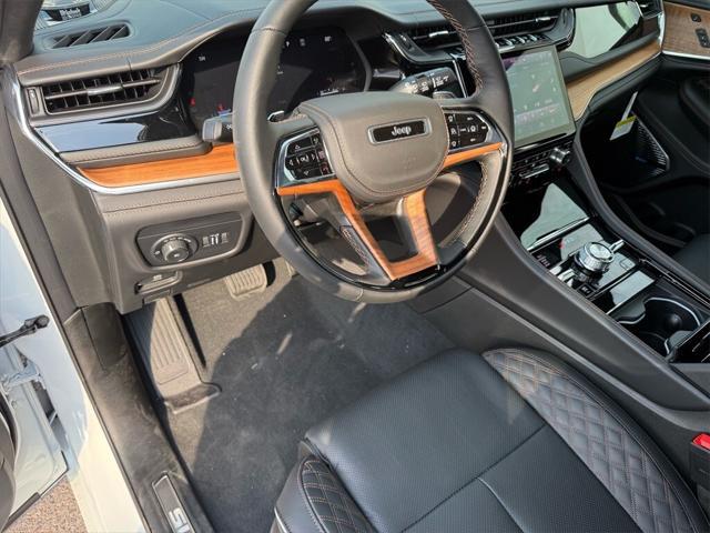 Photo of 2025 Bright White Jeep Grand Cherokee L