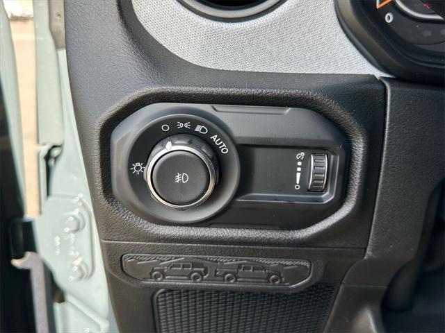 Photo of 2025 Anvil Clearcoat Jeep Wrangler
