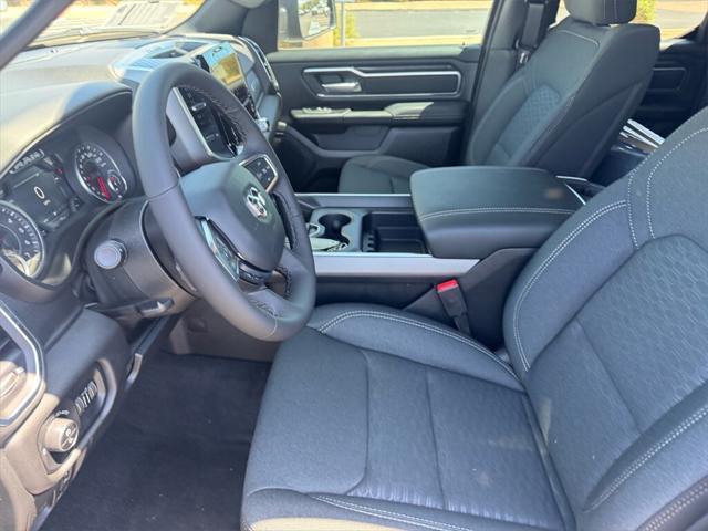 Photo of 2025 Diamond Black Crystal Pearlcoat RAM 1500