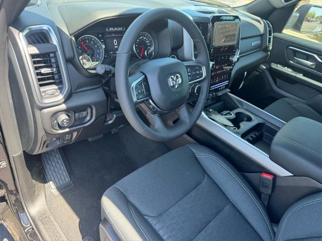 Photo of 2025 Diamond Black Crystal Pearlcoat RAM 1500