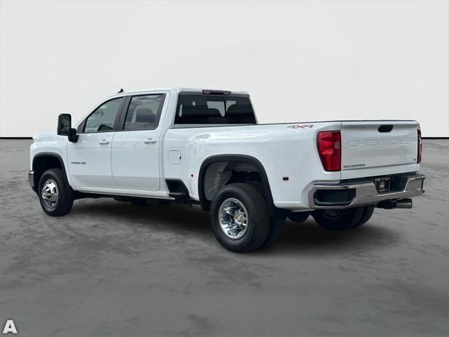 Photo of 2025 Summit White Chevrolet Silverado 3500