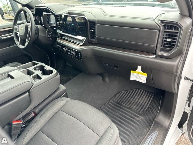 Photo of 2025 Summit White Chevrolet Silverado 3500