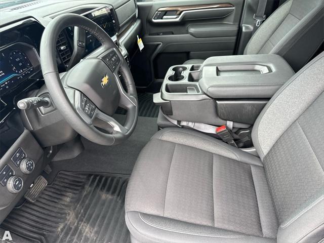 Photo of 2025 Summit White Chevrolet Silverado 3500