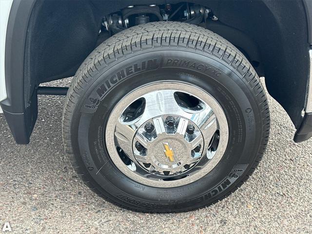 Photo of 2025 Summit White Chevrolet Silverado 3500