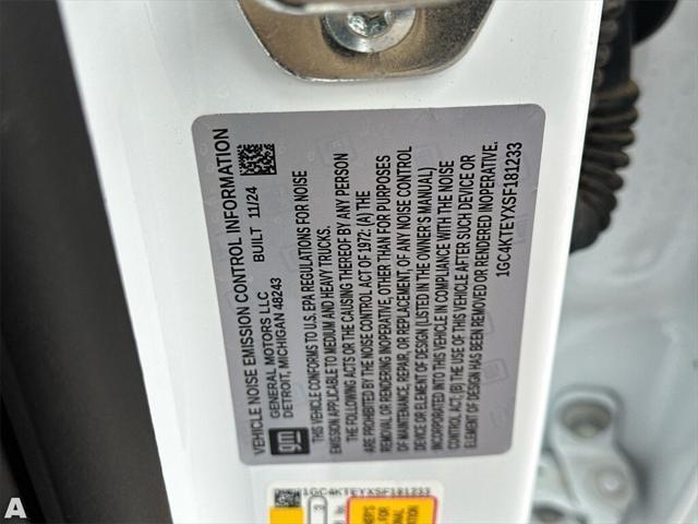 Photo of 2025 Summit White Chevrolet Silverado 3500