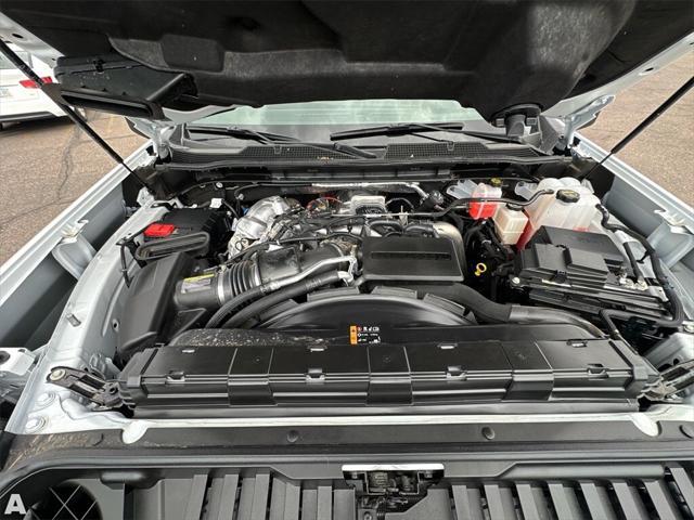 Photo of 2025 Summit White Chevrolet Silverado 3500