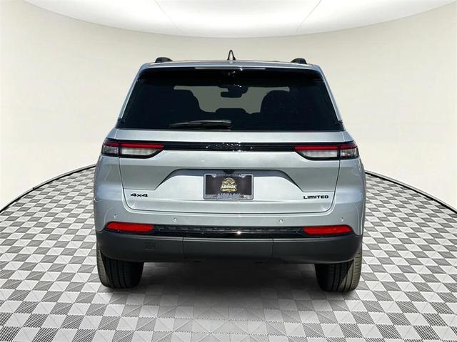 Photo of 2025 Silver Zynith Jeep Grand Cherokee