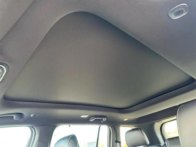 Photo of 2025 Silver Zynith Jeep Grand Cherokee