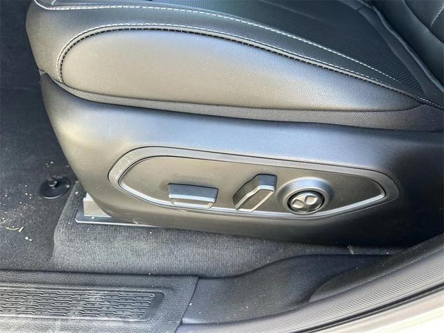 Photo of 2025 Silver Zynith Jeep Grand Cherokee