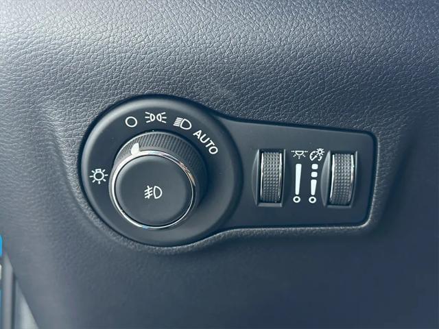 Photo of 2025 Silver Zynith Jeep Compass