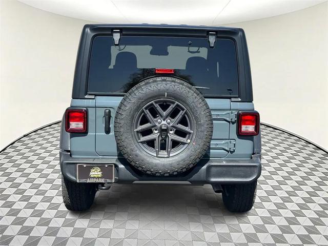 Photo of 2025 Anvil Clearcoat Jeep Wrangler