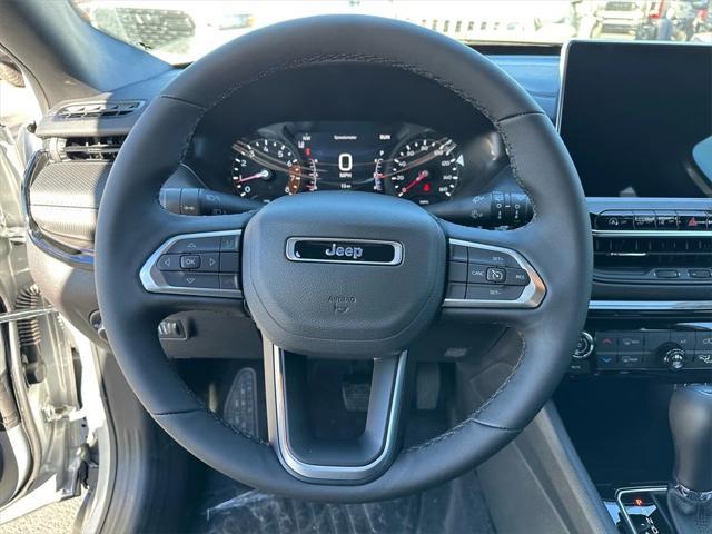 Photo of 2025 Silver Zynith Metallic Clearcoat Jeep Compass