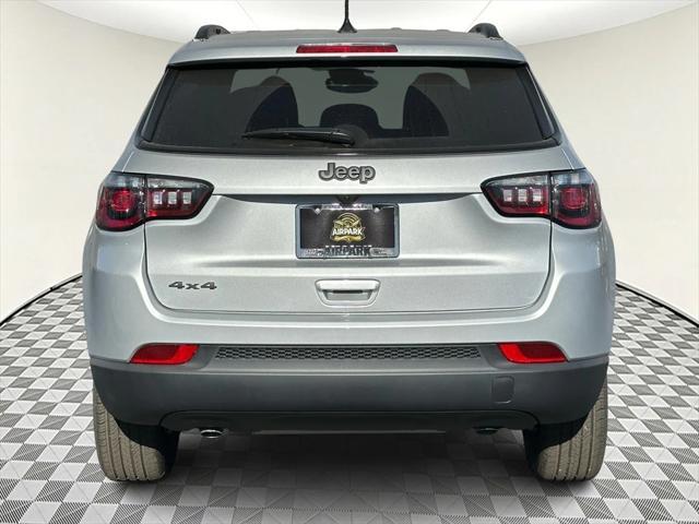Photo of 2025 Silver Zynith Metallic Clearcoat Jeep Compass