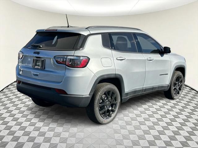 Photo of 2025 Silver Zynith Metallic Clearcoat Jeep Compass