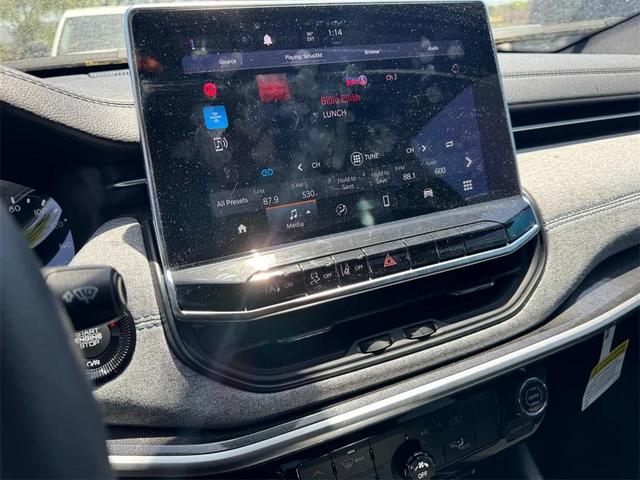 Photo of 2023 Redline Pearlcoat Jeep Compass