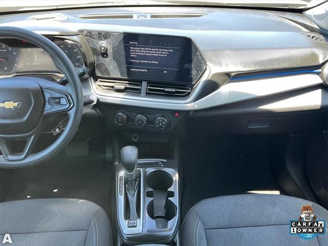 Photo of 2024 Mosaic Black Metallic Chevrolet Trax