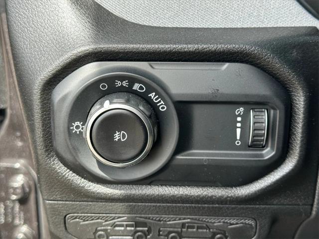 Photo of 2025 Granite Crystal Metallic Clearcoat Jeep Wrangler