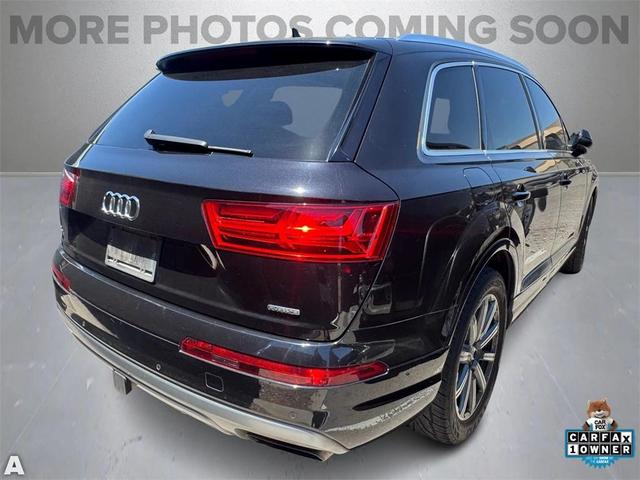 Photo of 2018 Orca Black Metallic Audi Q7