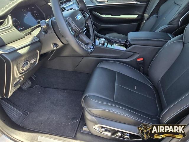 Photo of 2025 Baltic Gray Jeep Grand Cherokee
