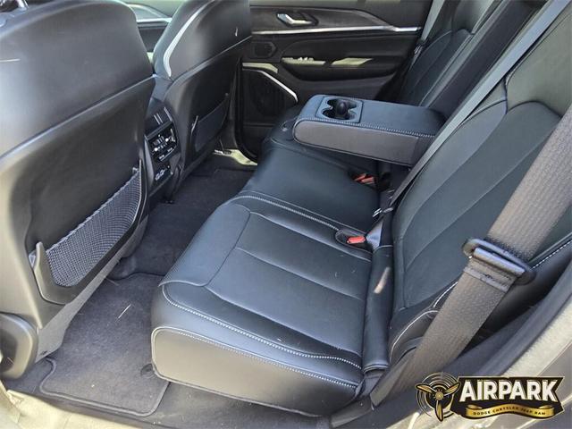 Photo of 2025 Baltic Gray Jeep Grand Cherokee