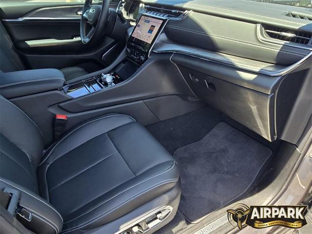 Photo of 2025 Baltic Gray Jeep Grand Cherokee