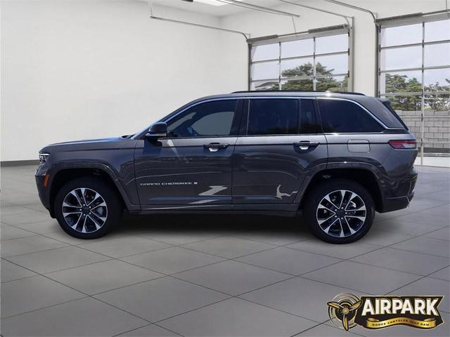 Photo of 2025 Baltic Gray Jeep Grand Cherokee