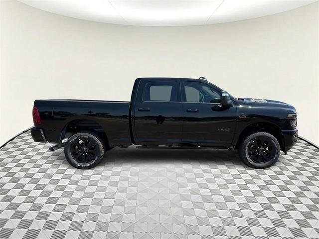 Photo of 2026 Diamond Black Crystal Pearlcoat RAM 2500