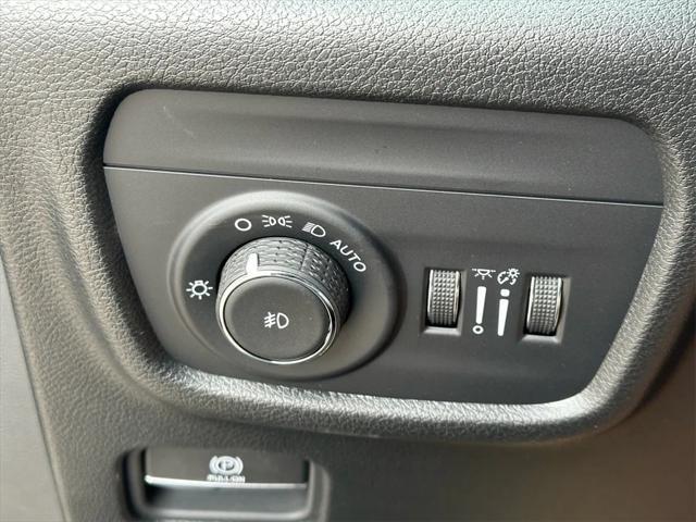 Photo of 2025 Baltic Gray Metallic Clearcoat Jeep Grand Cherokee