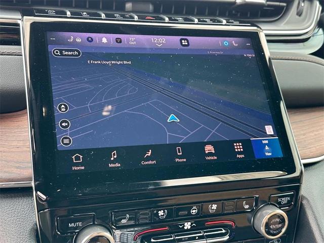 Photo of 2025 Diamond Black Crystal Pearlcoat Jeep Grand Cherokee