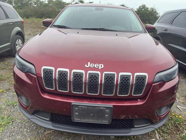 Photo of 2019 Velvet Red Pearlcoat Jeep Cherokee