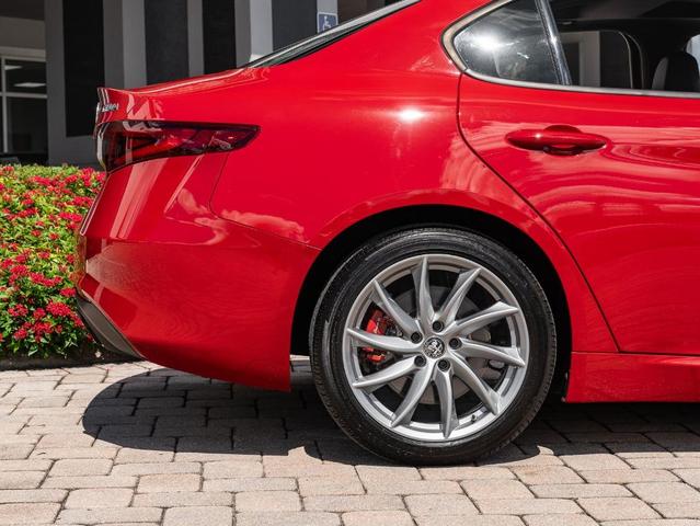 Photo of 2023 Red Alfa Romeo Giulia