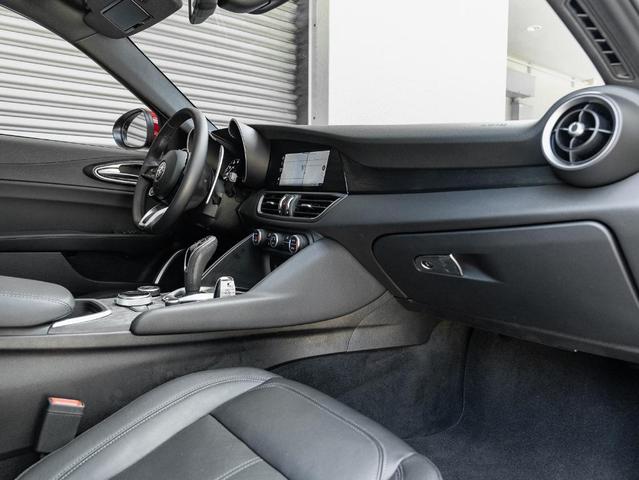 Photo of 2023 Red Alfa Romeo Giulia