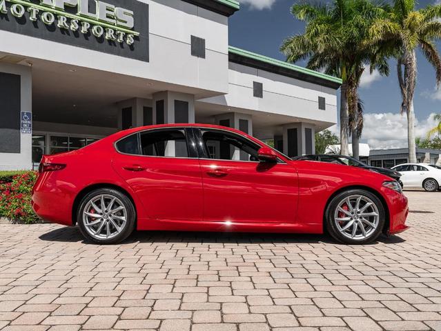 Photo of 2023 Red Alfa Romeo Giulia