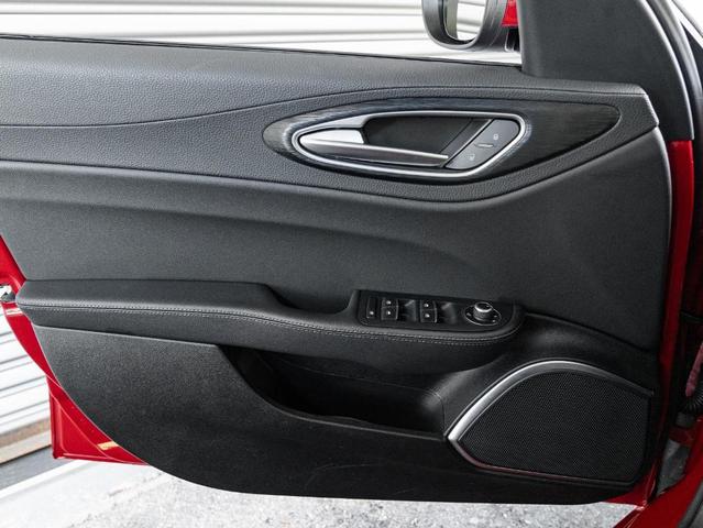 Photo of 2023 Red Alfa Romeo Giulia