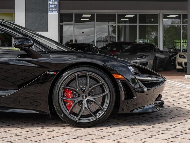 Photo of 2020 Onyx Black McLaren 720S