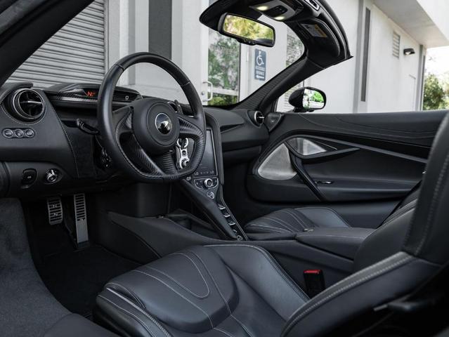 Photo of 2020 Onyx Black McLaren 720S