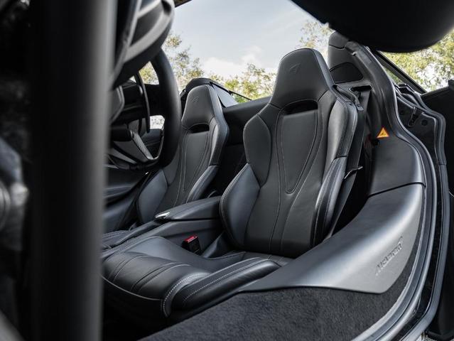 Photo of 2020 Onyx Black McLaren 720S