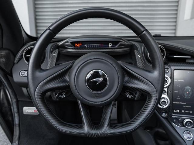 Photo of 2020 Onyx Black McLaren 720S