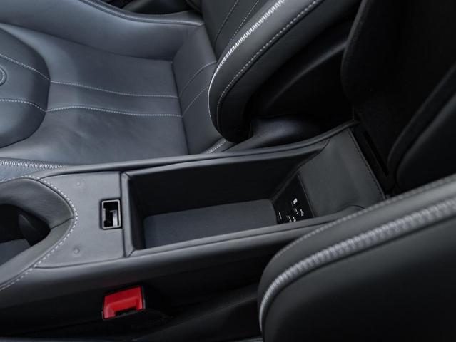 Photo of 2020 Onyx Black McLaren 720S