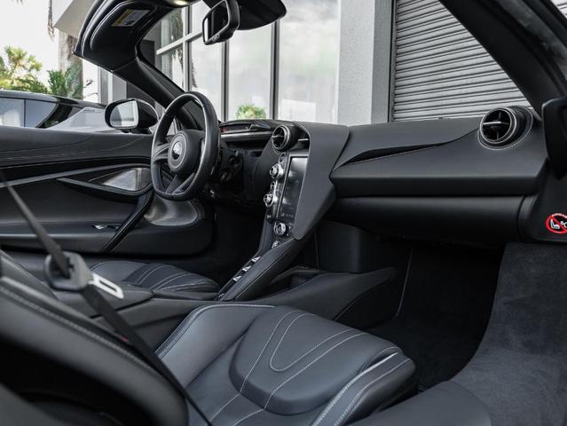 Photo of 2020 Onyx Black McLaren 720S