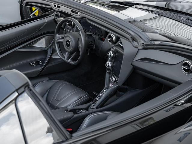 Photo of 2020 Onyx Black McLaren 720S