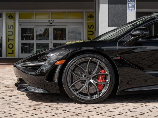 Photo of 2020 Onyx Black McLaren 720S
