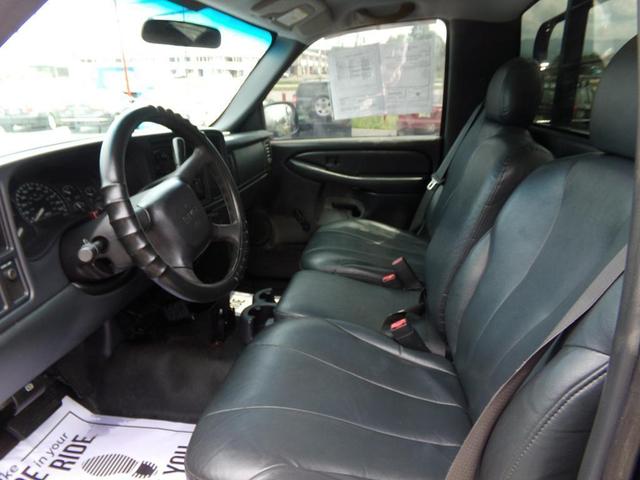 Photo of 2001 Black GMC Sierra 2500