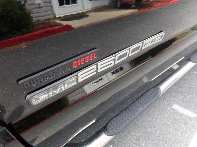 Photo of 2001 Black GMC Sierra 2500