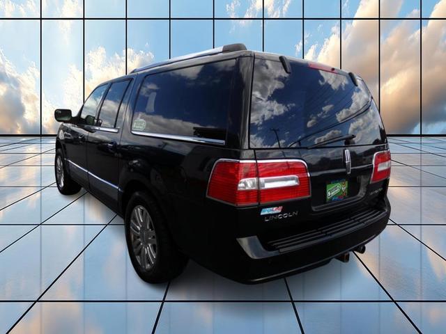 Photo of 2014 Tuxedo Black Lincoln Navigator