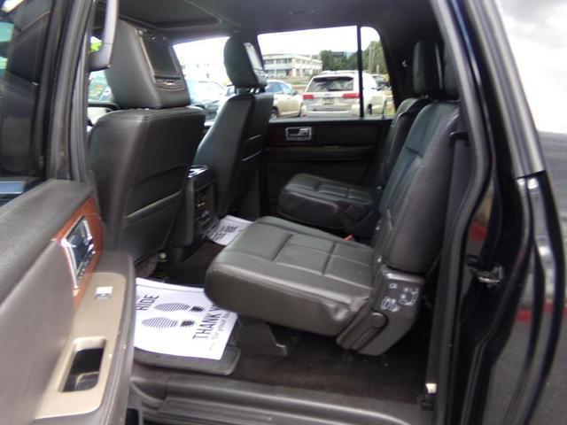 Photo of 2014 Tuxedo Black Lincoln Navigator