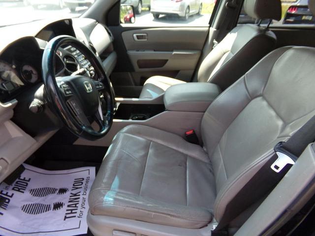 Photo of 2012 Black Honda Pilot