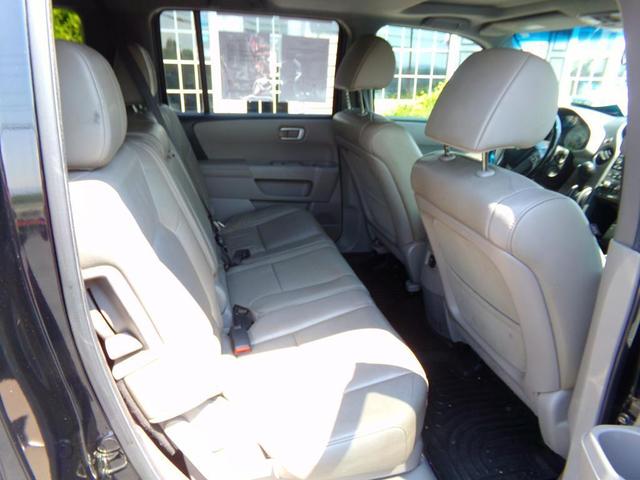 Photo of 2012 Black Honda Pilot
